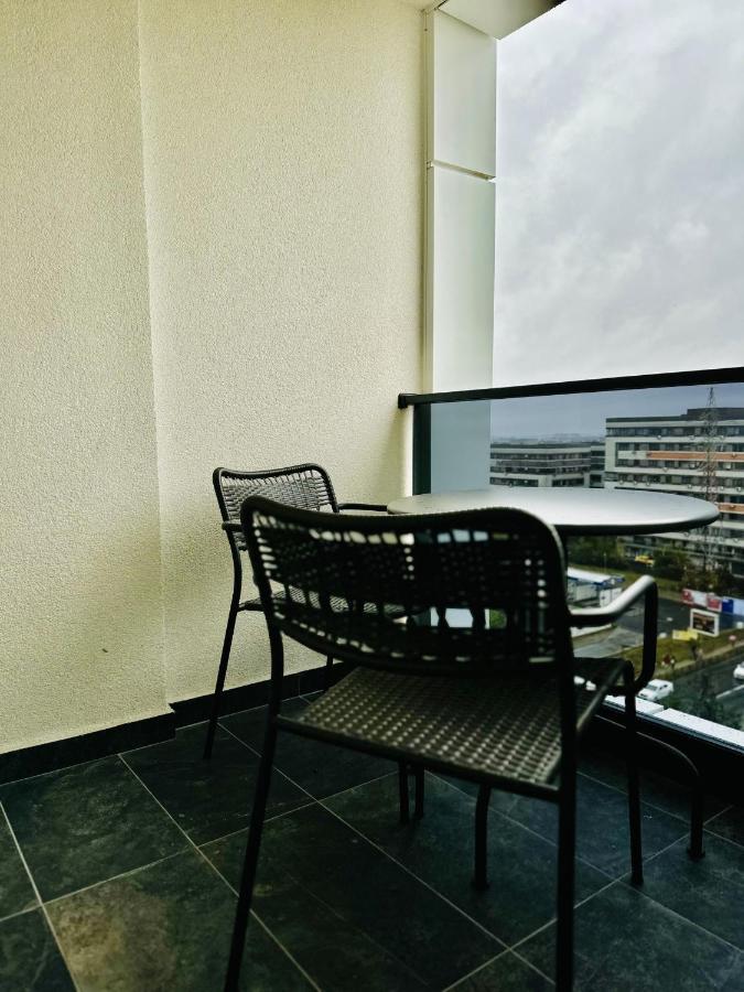 Rentforcomfort Sky Garden Studio Apartment Bukares Bagian luar foto