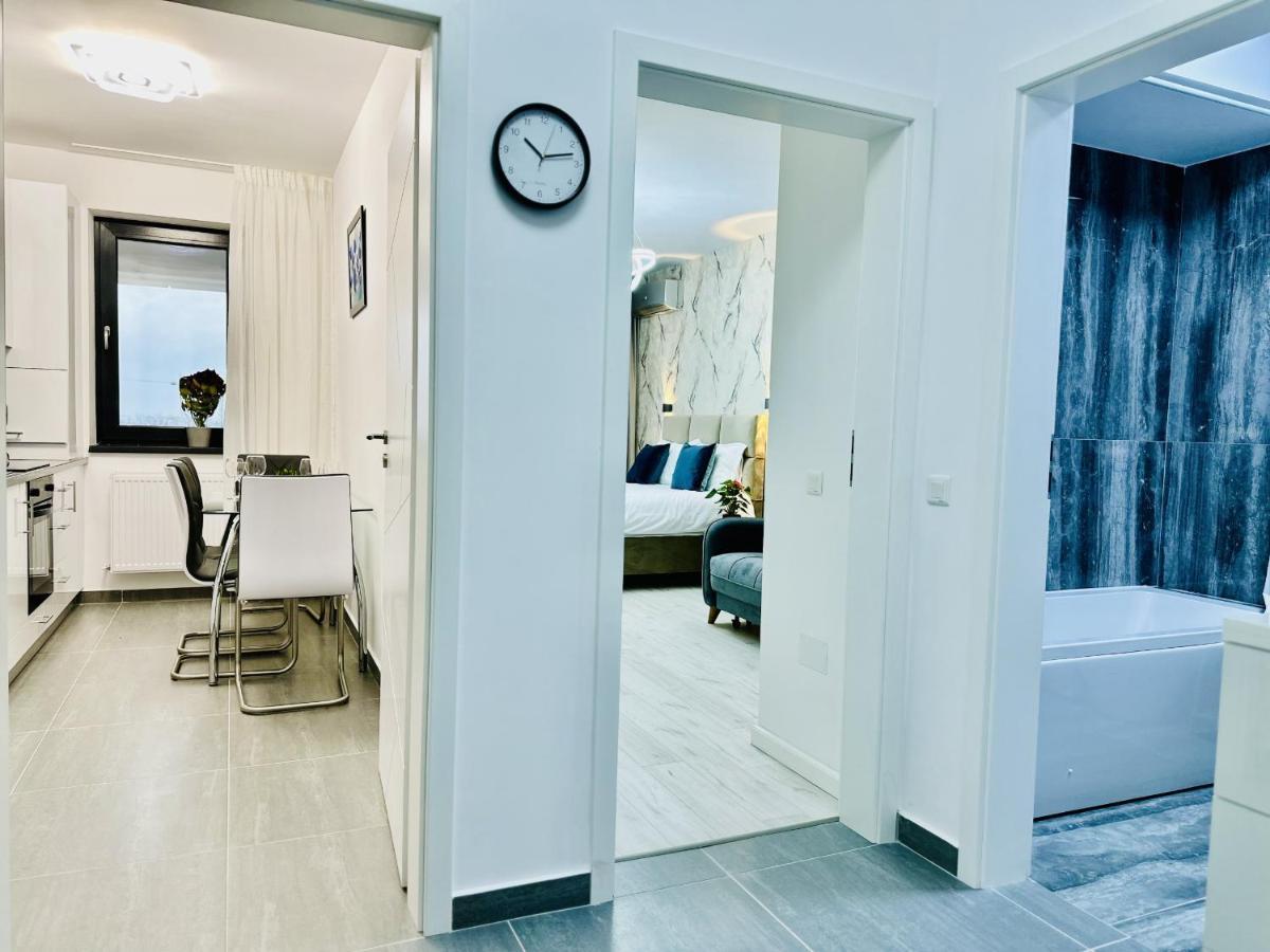 Rentforcomfort Sky Garden Studio Apartment Bukares Bagian luar foto