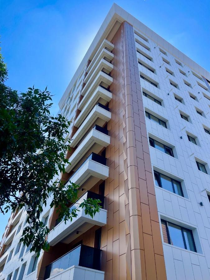 Rentforcomfort Sky Garden Studio Apartment Bukares Bagian luar foto