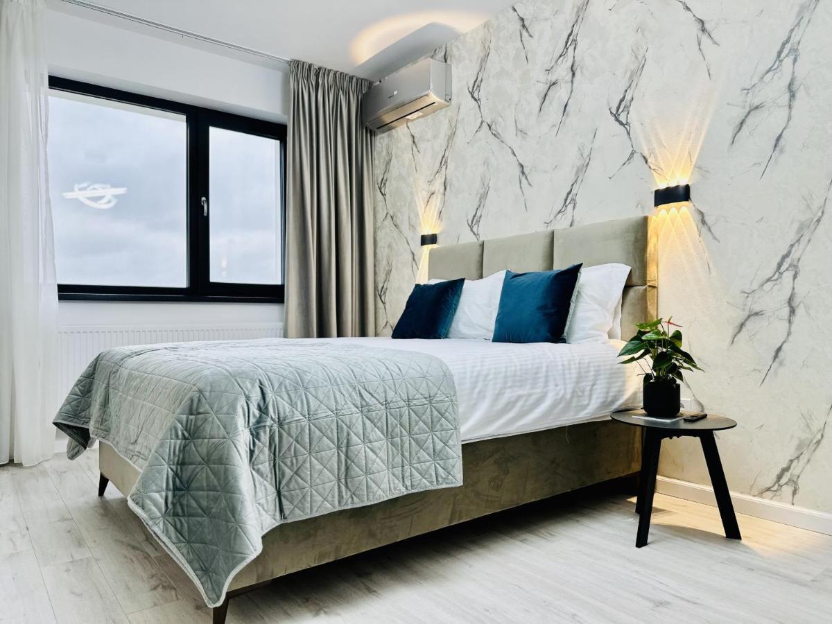 Rentforcomfort Sky Garden Studio Apartment Bukares Bagian luar foto
