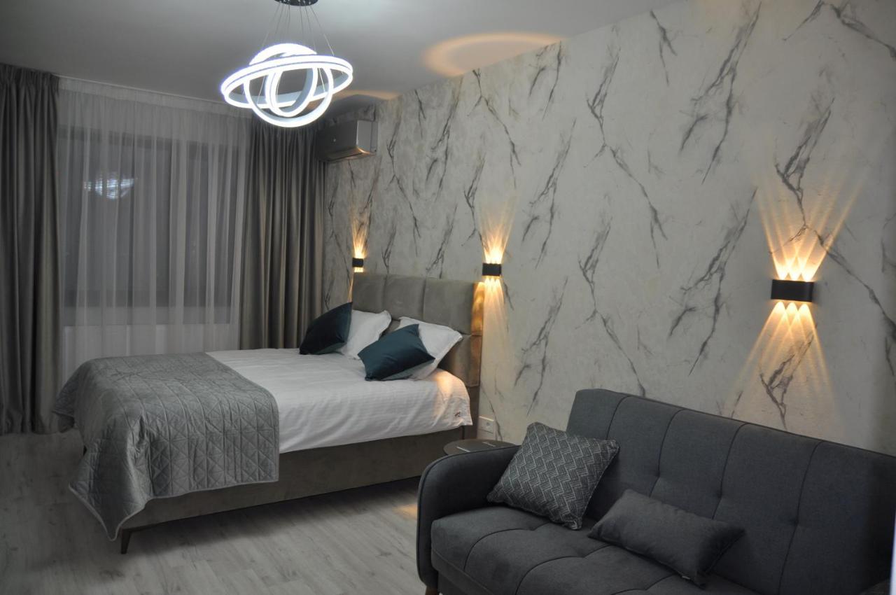 Rentforcomfort Sky Garden Studio Apartment Bukares Bagian luar foto
